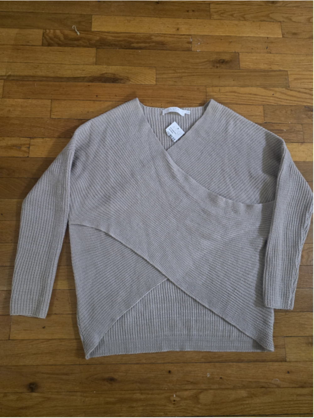 Women's ASTR The Label V-Neck Sweater Size M Beige